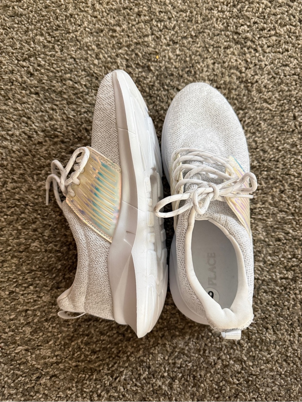 Girls Youth Brand New White Knit Lace-Up Sneakers with Iridescent Accent— size 6